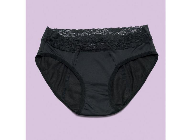 Cheeky Wipes menstruatie ondergoed Feeling Pretty in size 40-42, shown laid flat with soft fabric and discreet design.