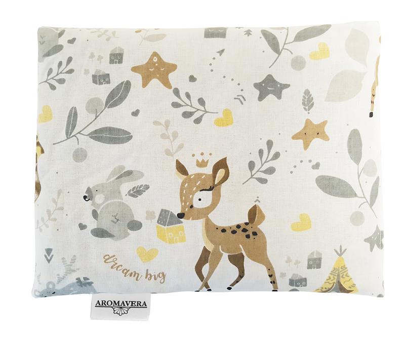 Aroma Vera Kersenpitkussen hert, a decorative pillow with a deer design, made of soft fabric, ideal for cozy home decor.