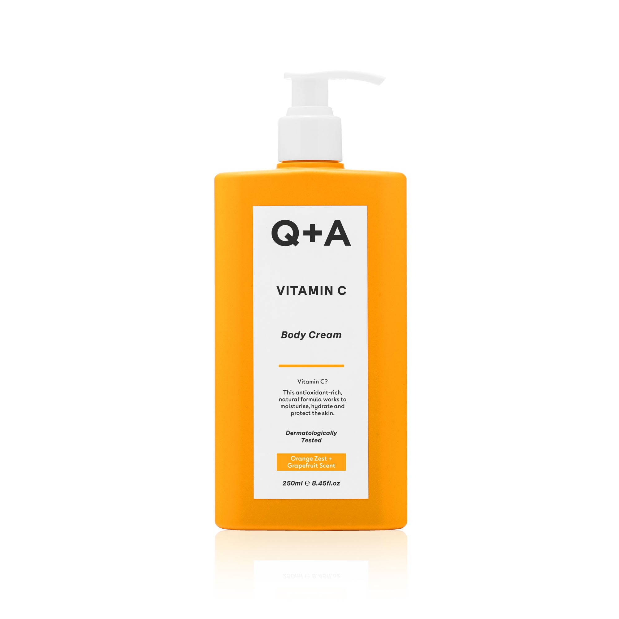 Q+A Bodycream with vitamin C, 250ml, nourishing body moisturizer in a white pump bottle, ideal for smooth, hydrated skin.