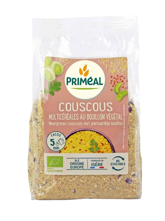 Primeal organic couscous meergranen pasta in 300g package, close-up of the gluten-free grains on a white background.