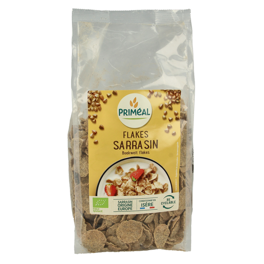 Primeal organic buckwheat flakes in a 250g package, natural breakfast grains for healthy eating.