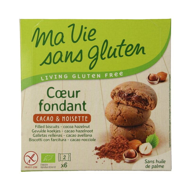Gluten-free Ma Vie Sans Koekjes with chocolate and hazelnut cream, 12 organic cookies on a white surface.