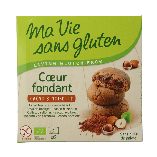 Gluten-free Ma Vie Sans Koekjes with chocolate and hazelnut cream, 12 organic cookies on a white surface.