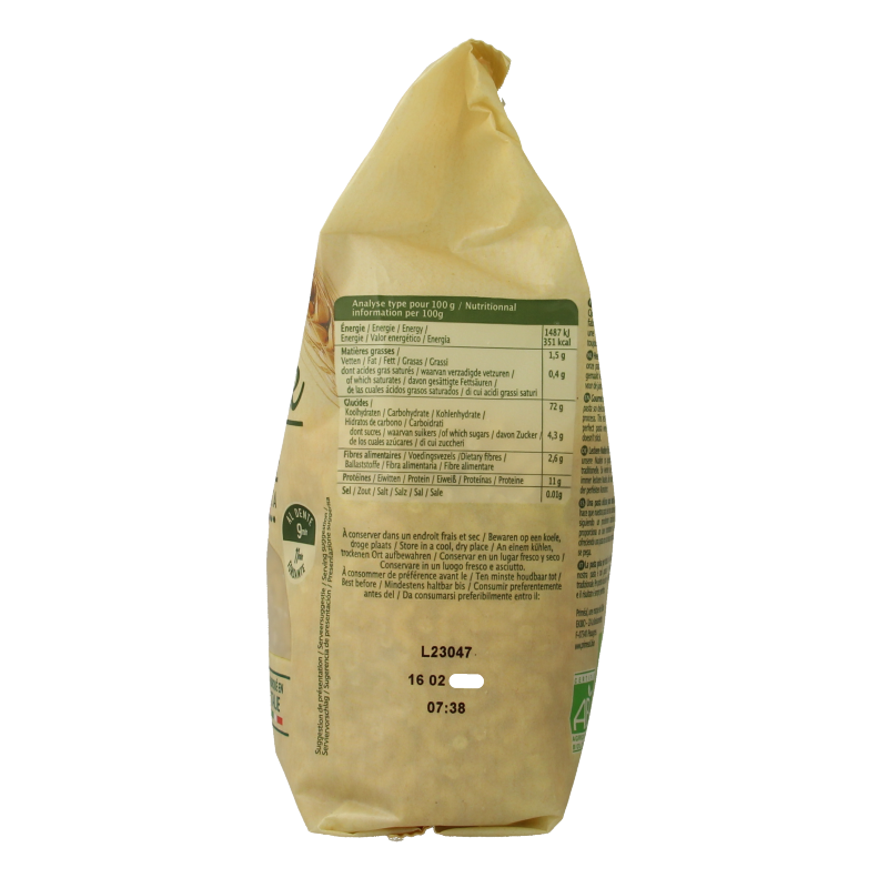 Primeal organic family macaroni pasta in 500g package, showcasing the pasta's shape and packaging.