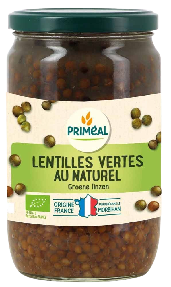 Primeal organic green lentils from France, 660g, displayed in a clear bag, fresh and vibrant.