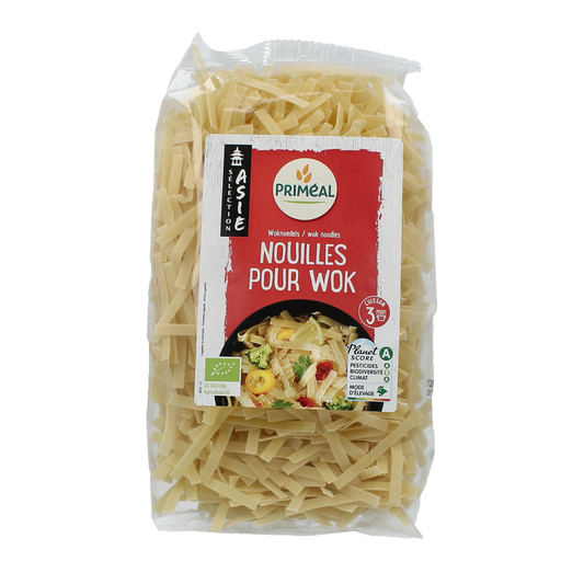 Primeal organic wok noedels, 250g, in a bowl with vegetables and sauce, showcasing the Primeal sauzen en smaakmakers product.