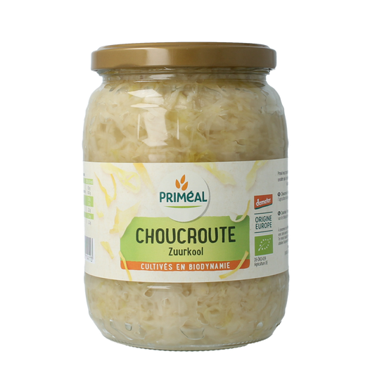 Primeal Demeter organic sauerkraut in 680g jar, showing fresh, fermented cabbage with vibrant appearance.