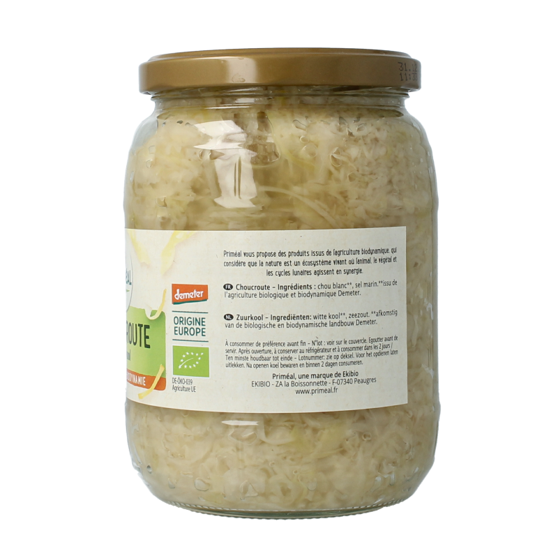 Primeal Zuurkool Demeter organic fermented cabbage in a 680g jar, showcasing fresh, shredded sauerkraut with a natural appearance.