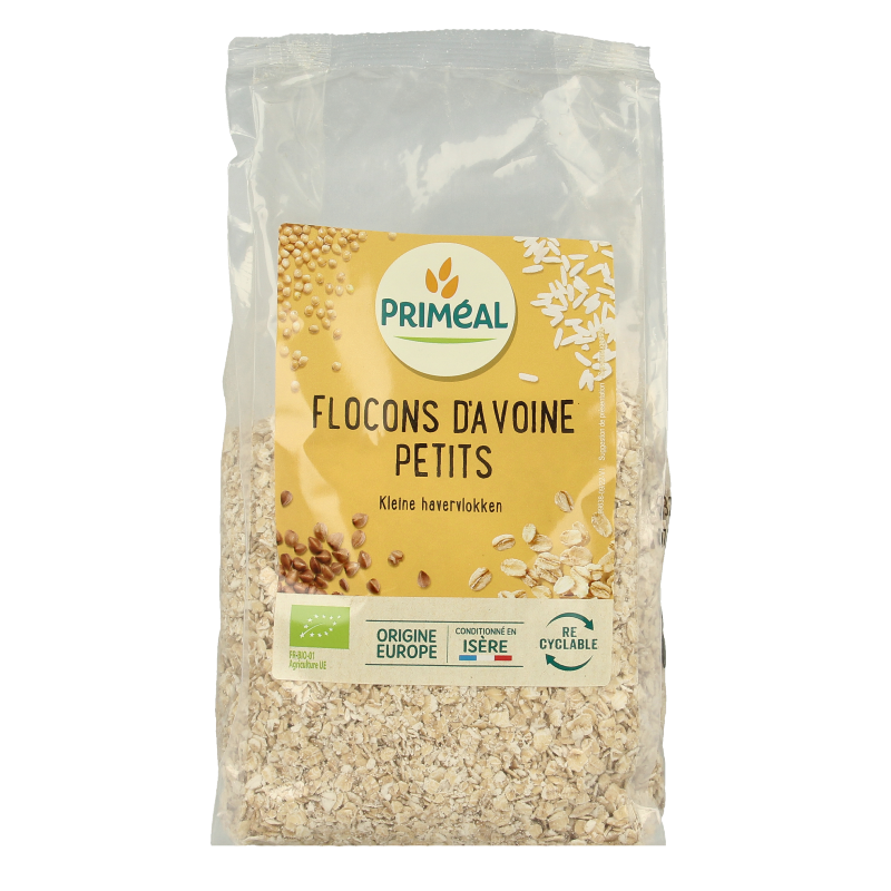 Primeal organic small oat flakes in a 500g package, ideal for breakfast granola or hot oats.