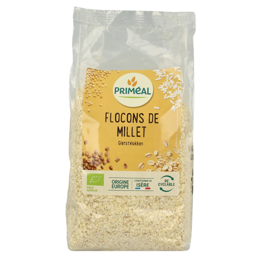 Primeal Gierstvlokken bio, 500g, organic millet flakes for breakfast, shown in a clear package with millet flakes inside.