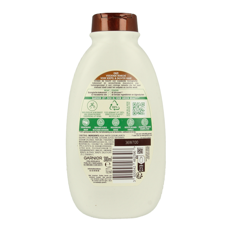 Garnier Loving Blends kokosmelk & macadamia shampoo bottle, 300ml, for nourishing hair care.