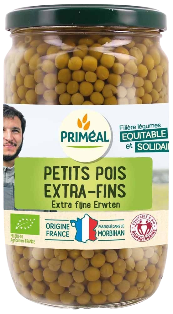 Primeal organic extra fine split peas in a 660g package, suitable for soups and stews, presented in a clear bag.