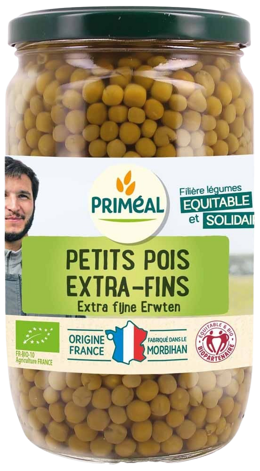 Primeal organic extra fine split peas in a 660g package, suitable for soups and stews, presented in a clear bag.