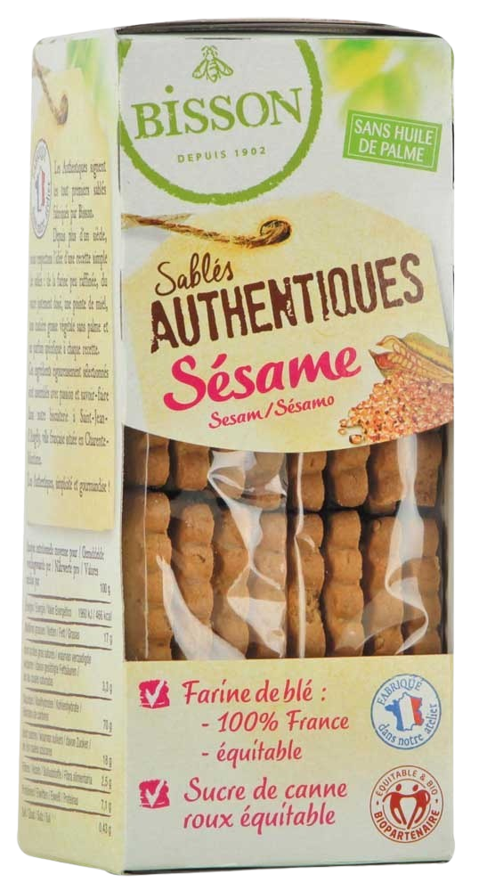 Bisson Zandkoekjes sesam, 175g, authentic organic Dutch biscuits with sesame seeds on a white plate.