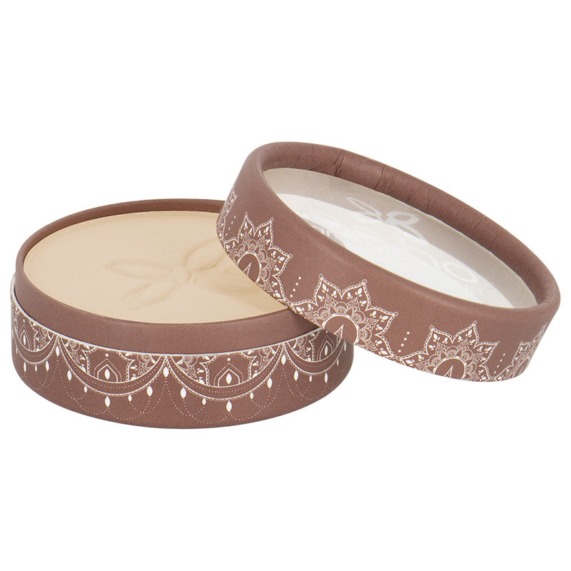Boho Green Makeup beige diaphane compact powder in 4.50g, natural makeup product with a green-themed case.