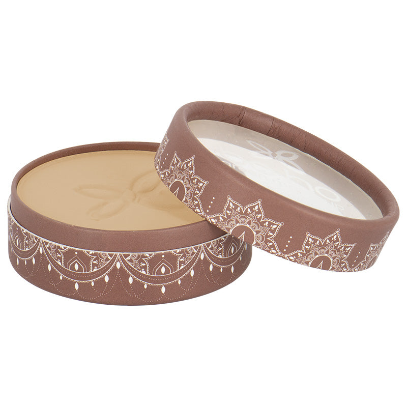 Boho Green Makeup beige dore compact powder in 4.5g with a natural finish, featuring a green-themed makeup case and mirror.