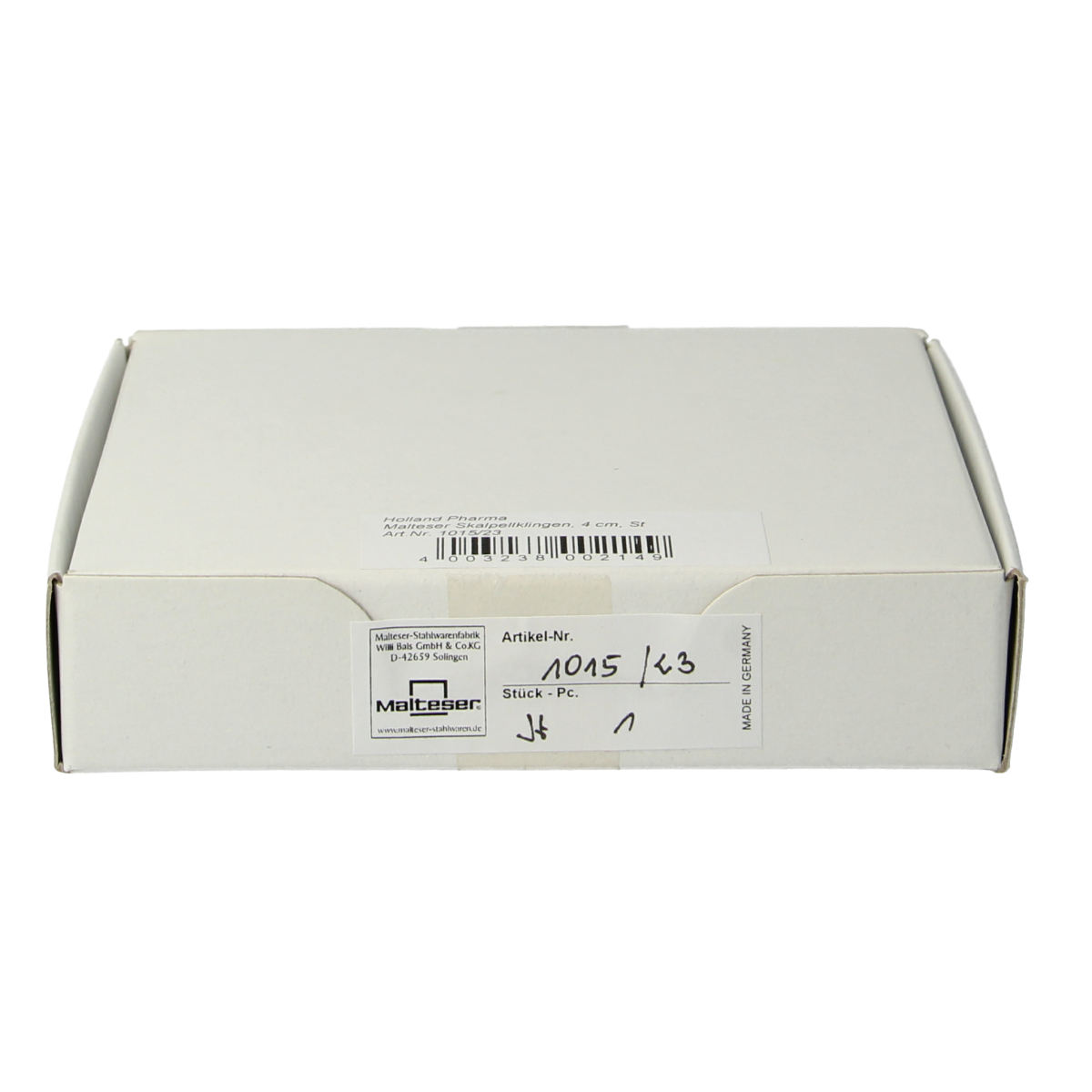 Sterile Malteser Scalpelmesjes 4cm stainless steel surgical blades, 100 pieces in packaging.