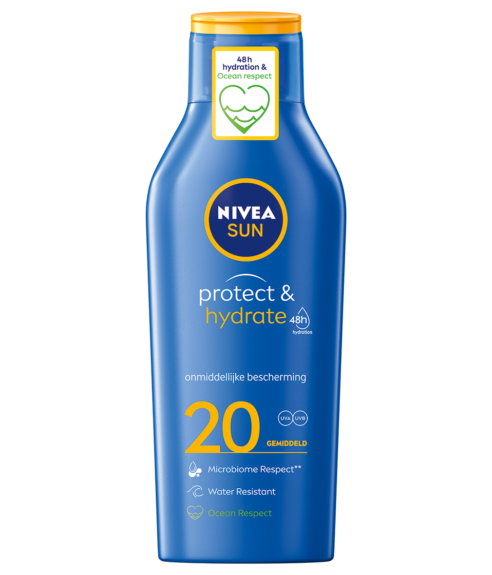 Nivea Sun Protect & Hydrate zonnemelk SPF20 in 400ml bottle, providing sun protection and hydration for the skin.