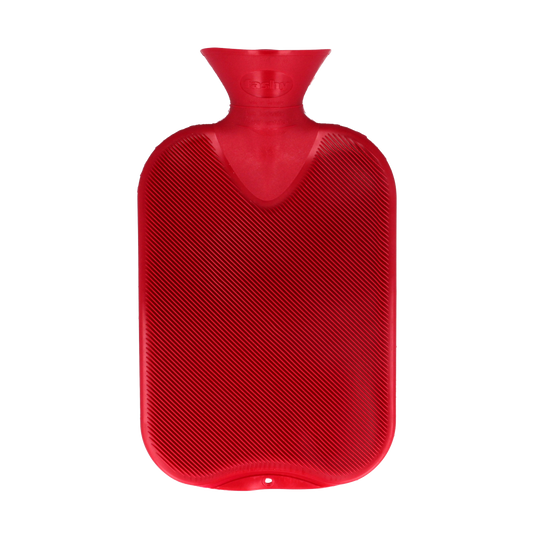 Fashy warm water kruik with cranberry double rib design, 2-liter capacity, soft fabric cover, used for soothing warmth and comfort