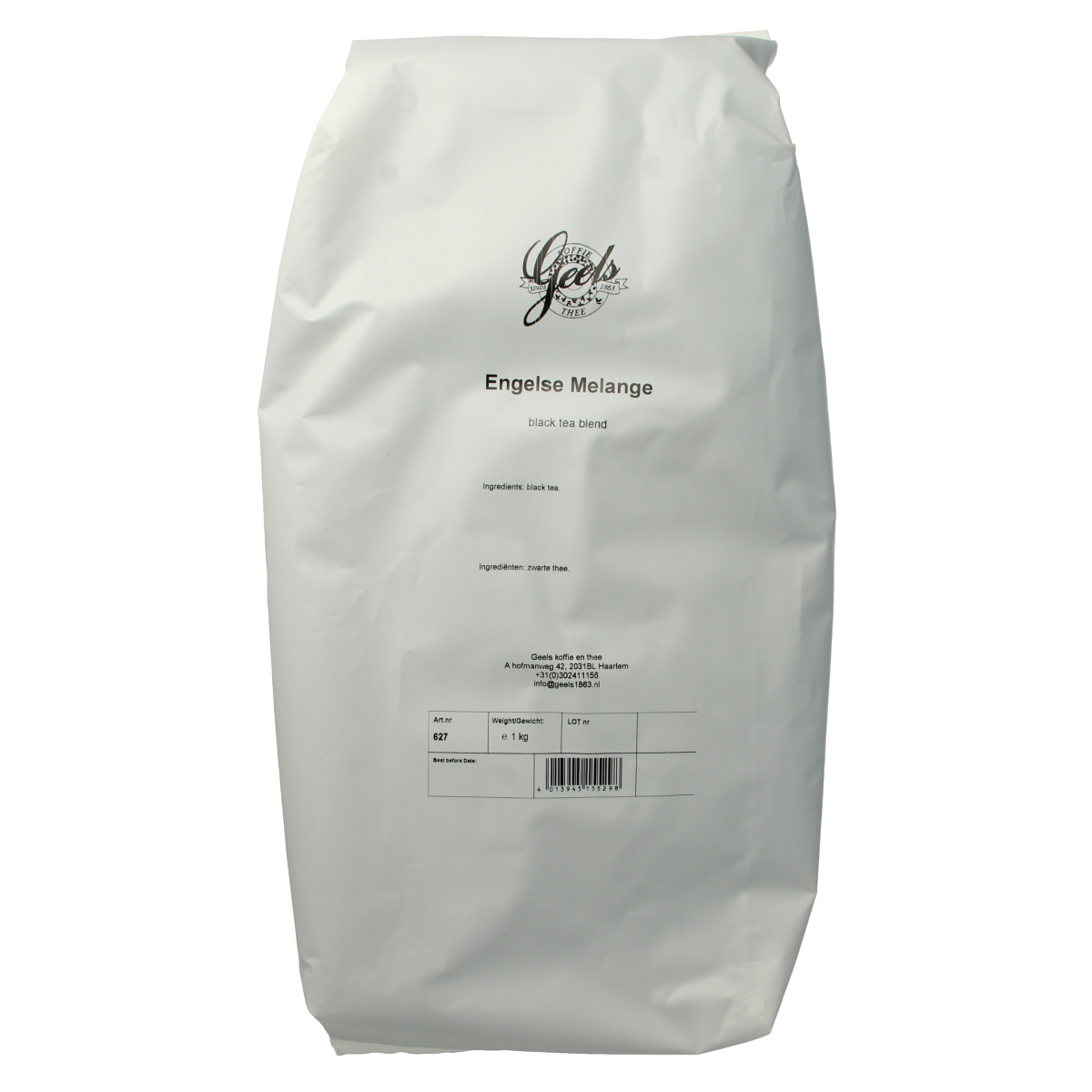 Freshly ground Geels Engelse melange coffee in a 1kg package, showcasing rich coffee beans in a natural setting.