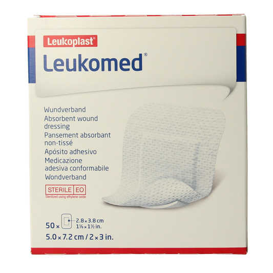 Sterile Leukomed wound dressing patches in 7.2 x 5 cm size, shown in a box, part of the pleisters en tape product range.