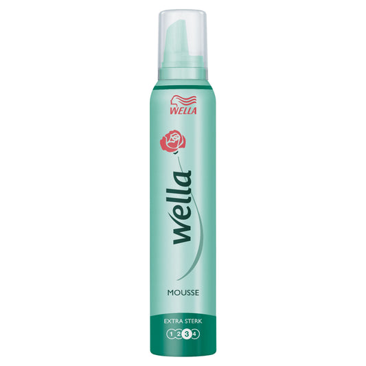 Wella Extra Strong Hold Haarmousse 200ml for long-lasting hair styling and volume, shown in a clear bottle with pump dispenser.