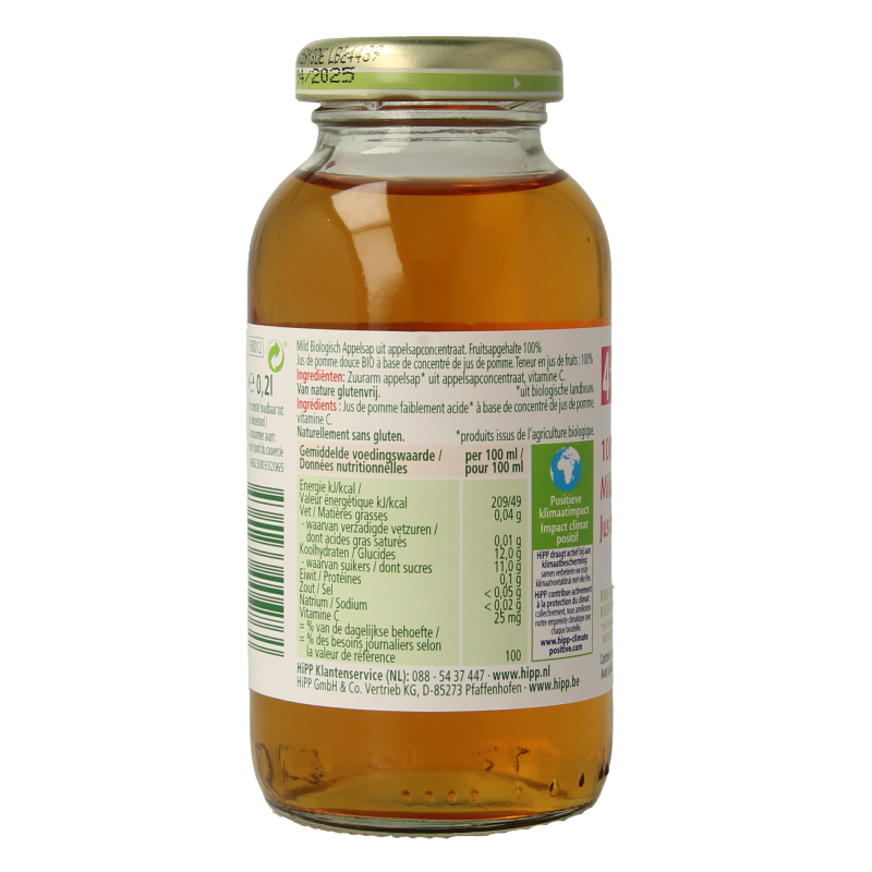 Hipp Appelsap mild bio, 200ml carton, organic apple juice with a clear label and cap, in a natural fruit drink setting.