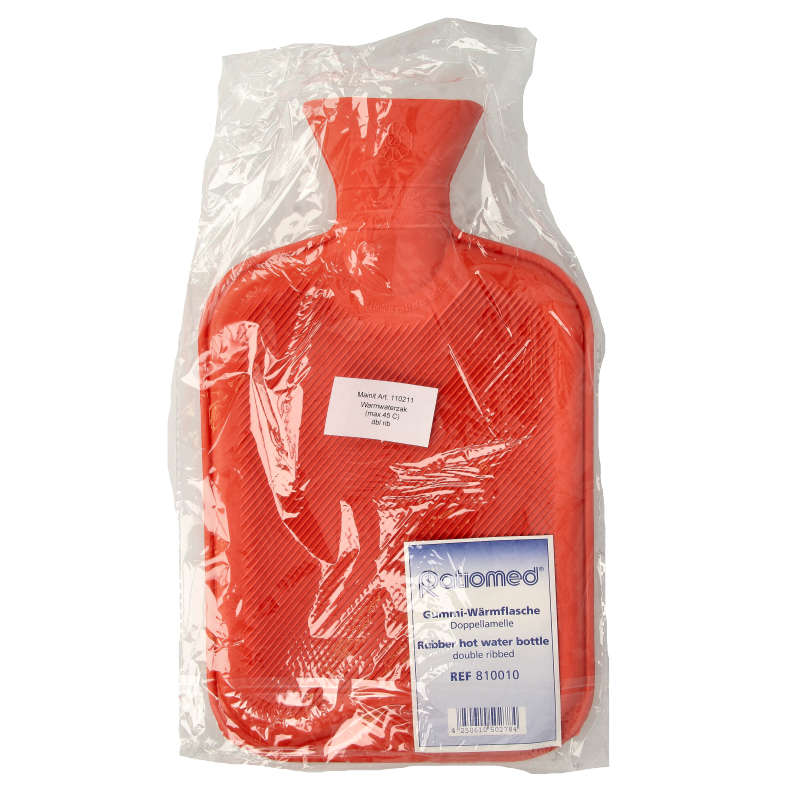 Mainit warmwaterzak dubbel rib kruik, single, made of durable material, designed to provide soothing heat and comfort.