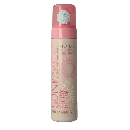 Sunkissed Zonnen Self Tan Mousse in medium, 200ml bottle with pump dispenser for natural sun-kissed glow.