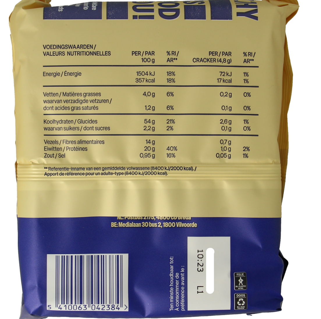 WeCare high protein quinoa crackers in a 100g package, showing golden baked crackers with visible quinoa grains.