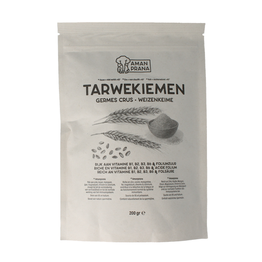 Raw Amanprana Tarwekiemen bio superfood in a 200g package, showing fresh wheat germ in natural form.