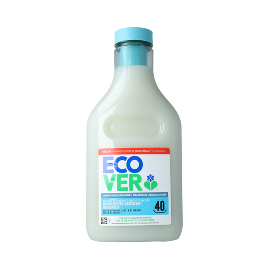 Ecover Wasverzachter concentrate Rose & bergamot, 1 liter, natural fabric softener with floral scent in a clear bottle