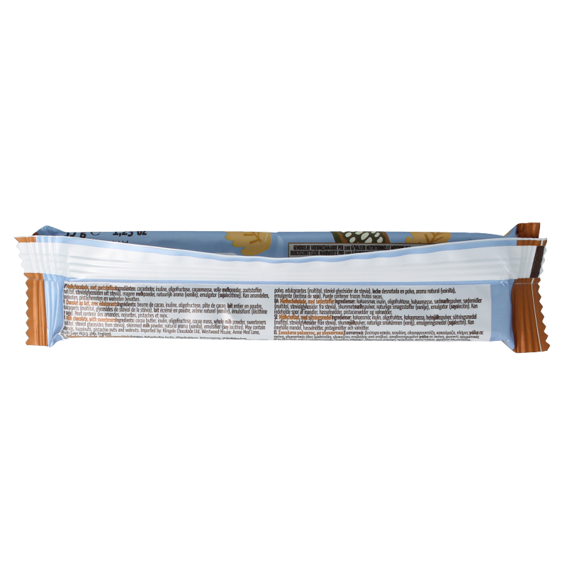 Balance Chocolade reep melk, a 35g milk chocolate bar, with smooth texture and rich cocoa flavor.