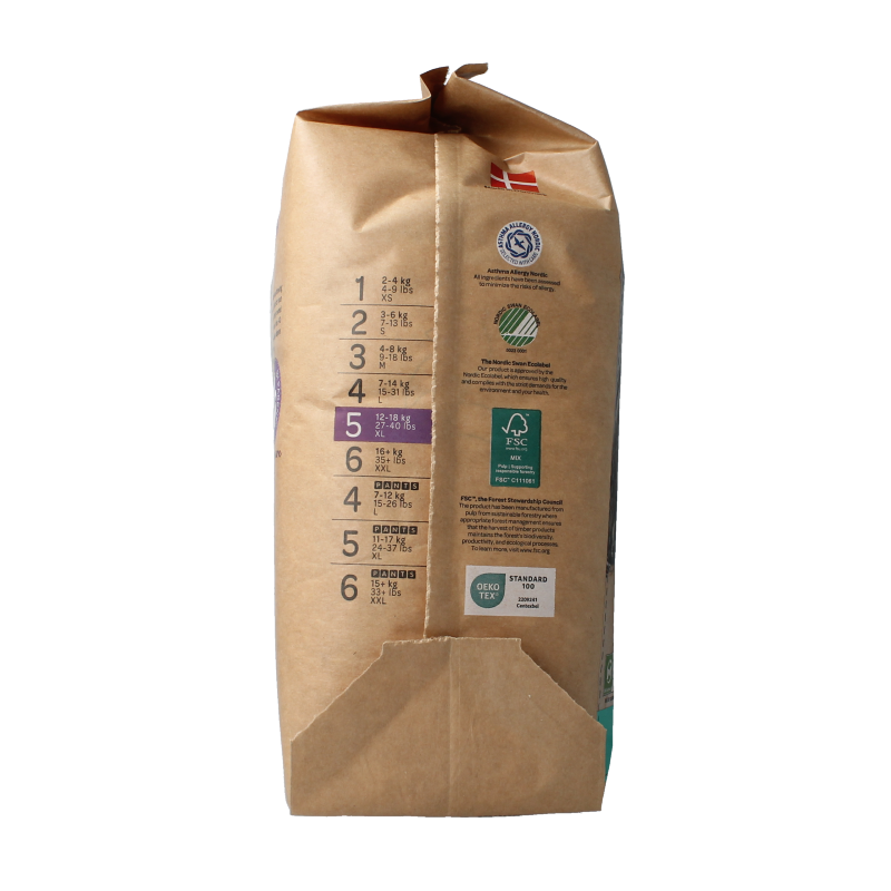 Bambo babyluiers maat 5 12-18kg, 22 stuks, soft disposable diapers for babies, in a pack with colorful packaging.