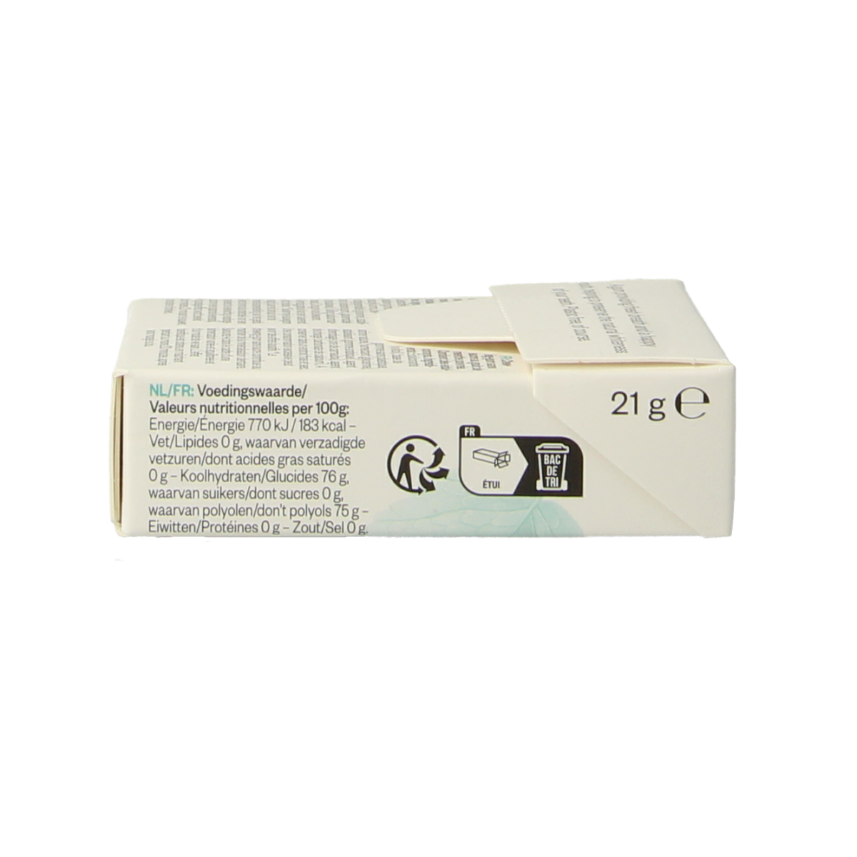 True Gum White peppermint sugar-free candy in a 21g package, showcasing fresh peppermint-flavored gum pieces.
