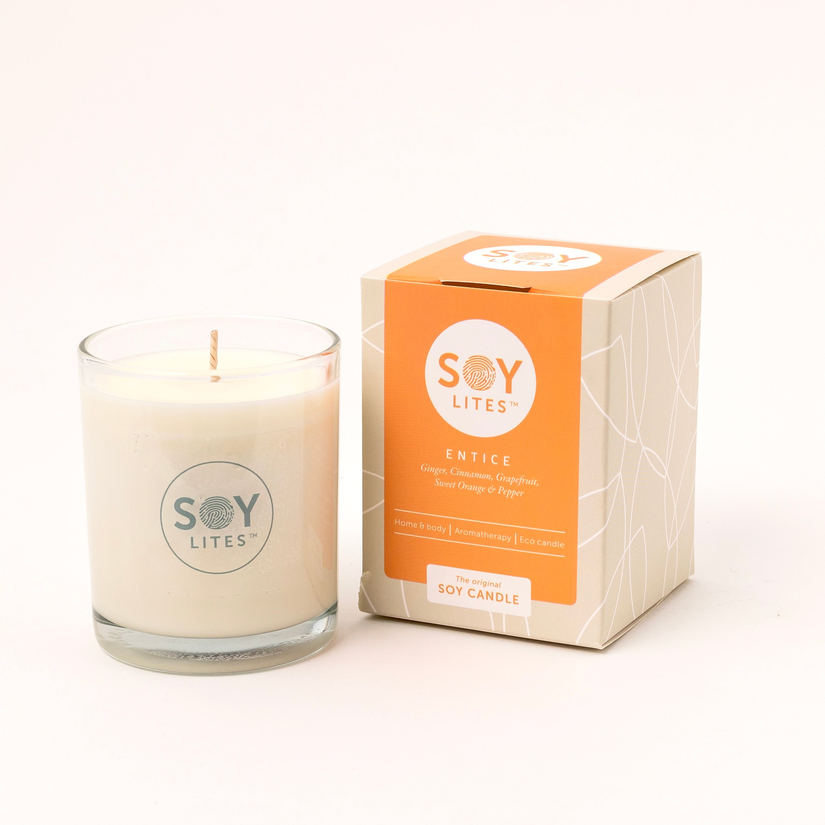 Soylites Soja geurkaars entice in 220ml glass jar, natural soy wax candle with warm, inviting fragrance.