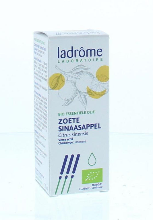 Ladrome Sinaasappel olie bio, 10ml, in a small bottle, showcasing natural orange essential oil for herbal preparations.