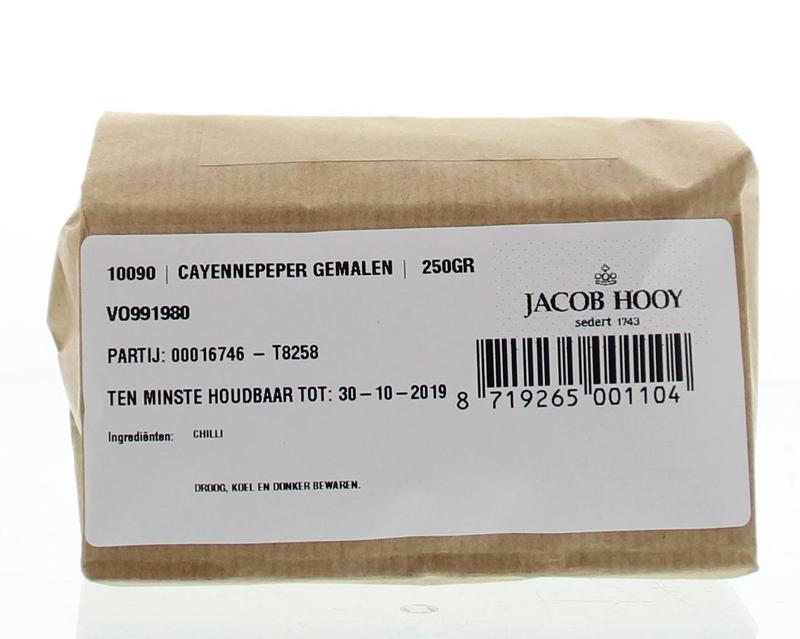 Ground cayenne pepper from Jacob Hooy in a 250g jar, used as a spice in herbs, salts, and meal mixes.