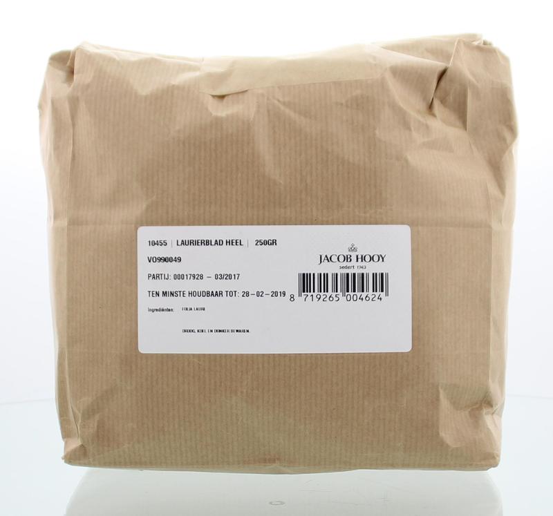 Fresh Jacob Hooy Laurierblad (bay leaves) in a 250g package, used as herbs and spices in cooking.