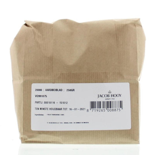 Jacob Hooy Aardbeiblad kruiden in 250g package, fresh strawberry leaf for culinary and herbal use.