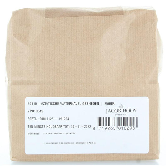 Sliced Asian waternavel herbal mix by Jacob Hooy in a 250g package, used in cooking and herbal remedies.