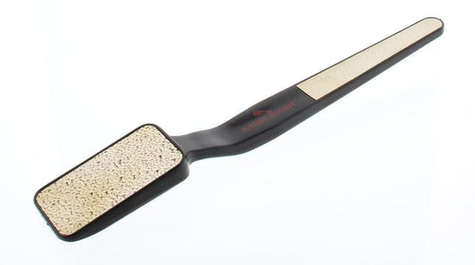 Malteser Pedicurerasp vijl for pedicure and manicure, stainless steel nail file from Malteser, close-up of the tool.