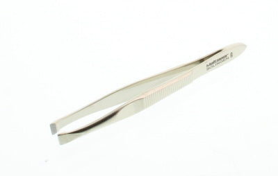 Malteser stainless steel tweezers 8cm, model 420, for precision handling, shown in a close-up image.