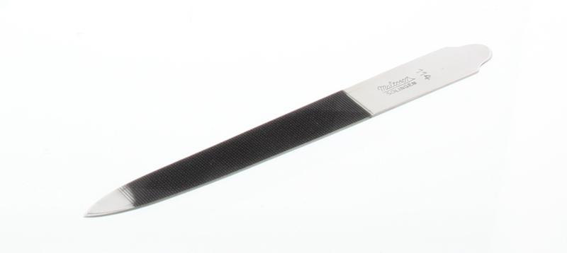 Malteser Nagelvijl 9cm pol flex manicure and pedicure instrument, stainless steel nail file on a white background