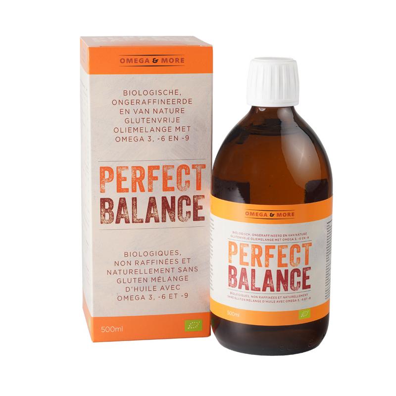 Omega & More Perfect Balance Bio Vetzuren bottle, 500ml, with label, showing the product in a clear, close-up view.