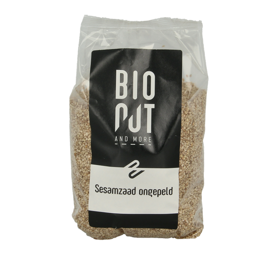 Raw organic sesame seeds from Bionut, 500g, unhulled superfood in a clear image showing the sesame seeds in a container.