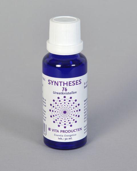 Vita Kruidenpreparaten Vita Syntheses 76 uraatkristallen in een 30 ml fles, met kristallen zichtbaar in het product.