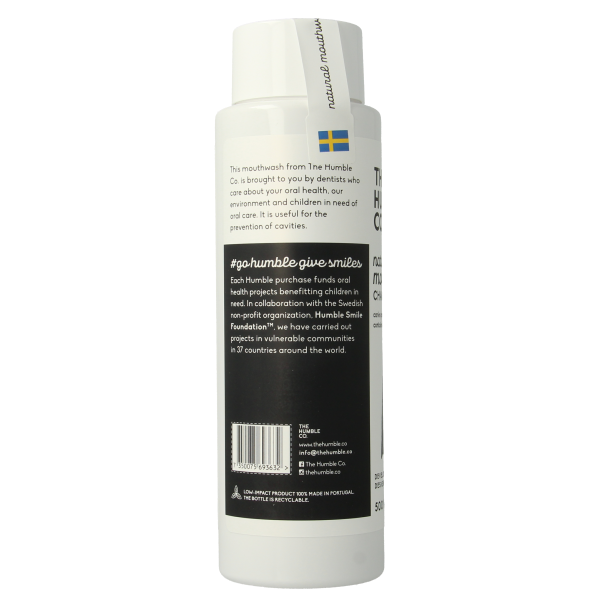 The Humble Co Mondwater Charcoal mouthwash bottle, 500ml, in a clear container with black cap and label, designed for oral freshness.