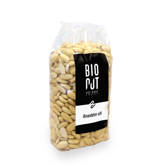 Bionut organic raw almonds in a 1kg bag, highlighting natural, whole almonds from the Bionut superfoods and raw food collection.
