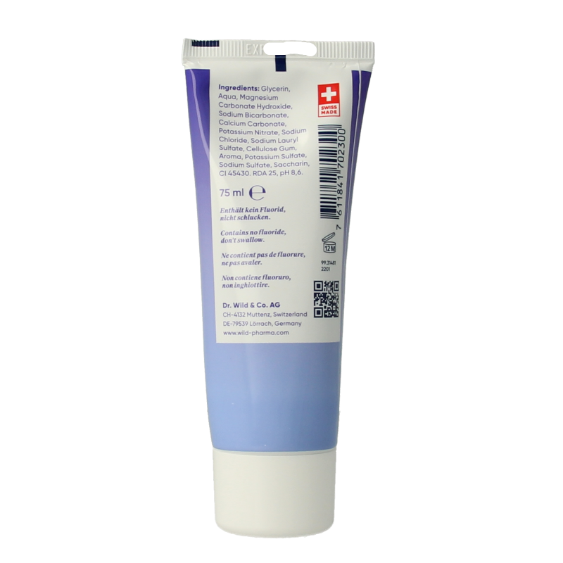 Emoform Gum Care toothpaste in a 75ml tube, designed for oral health and gum protection, with a white and green packaging.